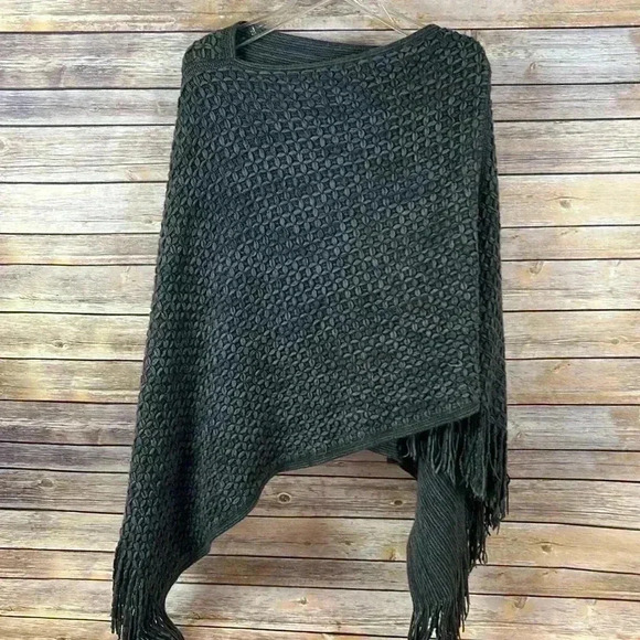Gray Knit Poncho with Fringe edges - Picture 1 of 6